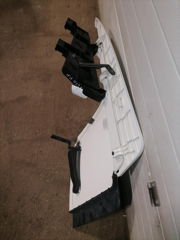 Scania Kabiini tuulesuunaja, ülemine parem 2542904 - Aeropack/ Spoiler für LKW: das Bild 2 Scania Kabiini tuulesuunaja, ülemine parem 2542904 - Aeropack/ Spoiler für LKW: das Bild 2