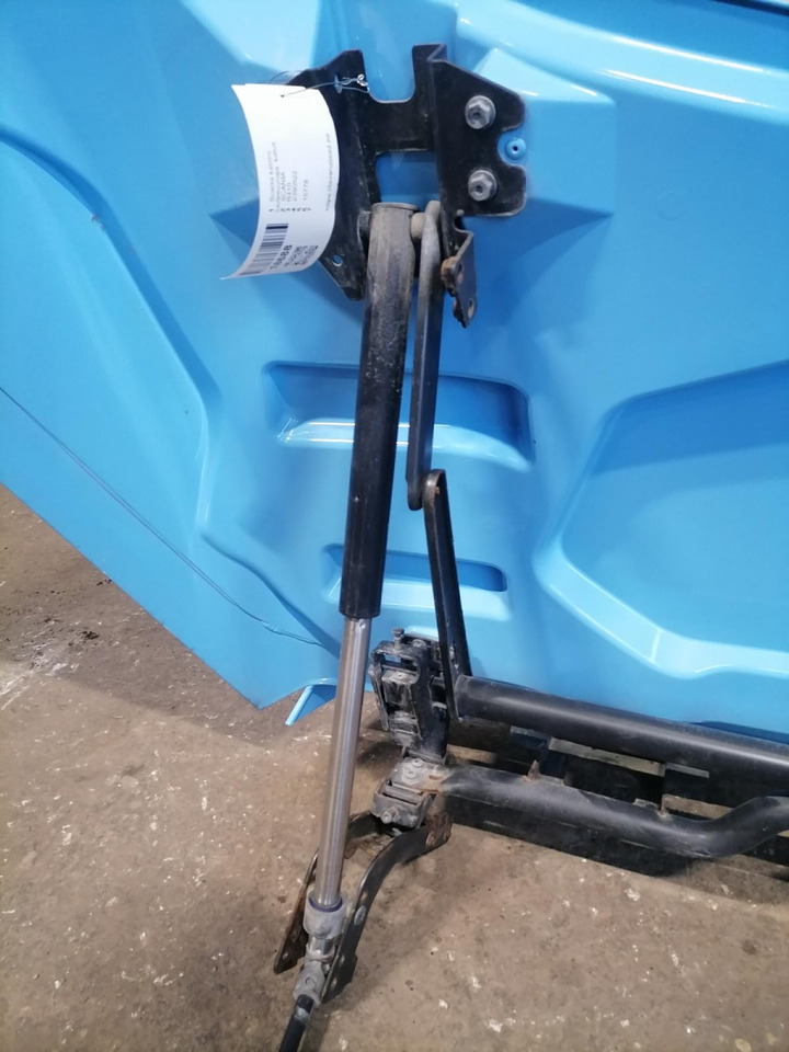 Scania Scania cab wind deflector, roof 2390522 - Aeropack/ Spoiler für LKW: das Bild 4 Scania Scania cab wind deflector, roof 2390522 - Aeropack/ Spoiler für LKW: das Bild 4