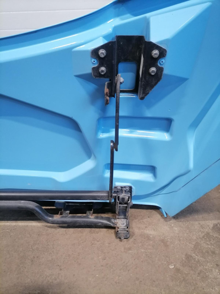 Scania Scania cab wind deflector, roof 2390522 - Aeropack/ Spoiler für LKW: das Bild 5 Scania Scania cab wind deflector, roof 2390522 - Aeropack/ Spoiler für LKW: das Bild 5