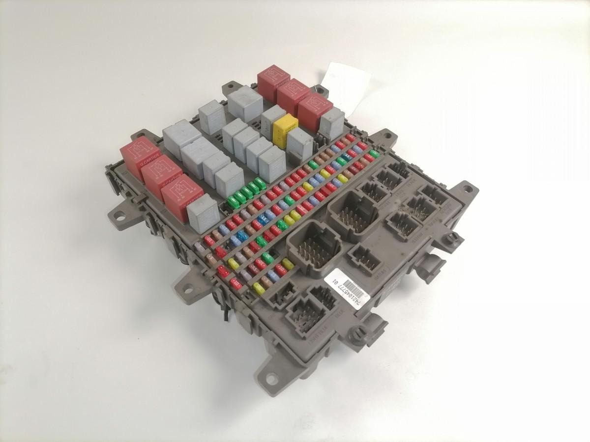 Volvo Kaitsmepaneel 7421045777 - Sicherung für LKW: das Bild 2 Volvo Kaitsmepaneel 7421045777 - Sicherung für LKW: das Bild 2