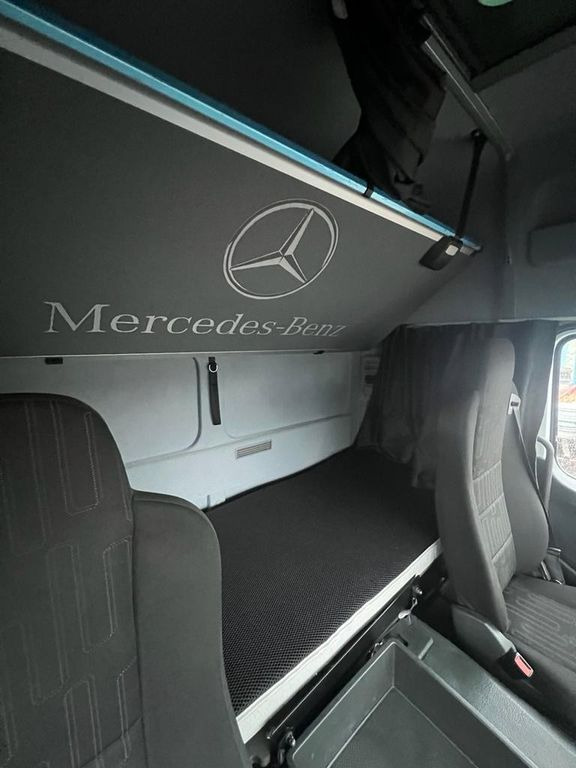Mercedes-Benz 1324 4X2 Koffer Plane 6 to. Hebebühne - Plane LKW: das Bild 4 Mercedes-Benz 1324 4X2 Koffer Plane 6 to. Hebebühne - Plane LKW: das Bild 4