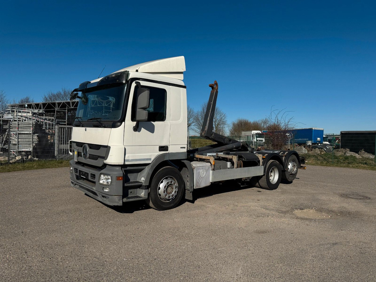 Mercedes-Benz 2541 6X2 Meiller RK 20.65 Klima M-Haus - Abrollkipper: das Bild 1 Mercedes-Benz 2541 6X2 Meiller RK 20.65 Klima M-Haus - Abrollkipper: das Bild 1