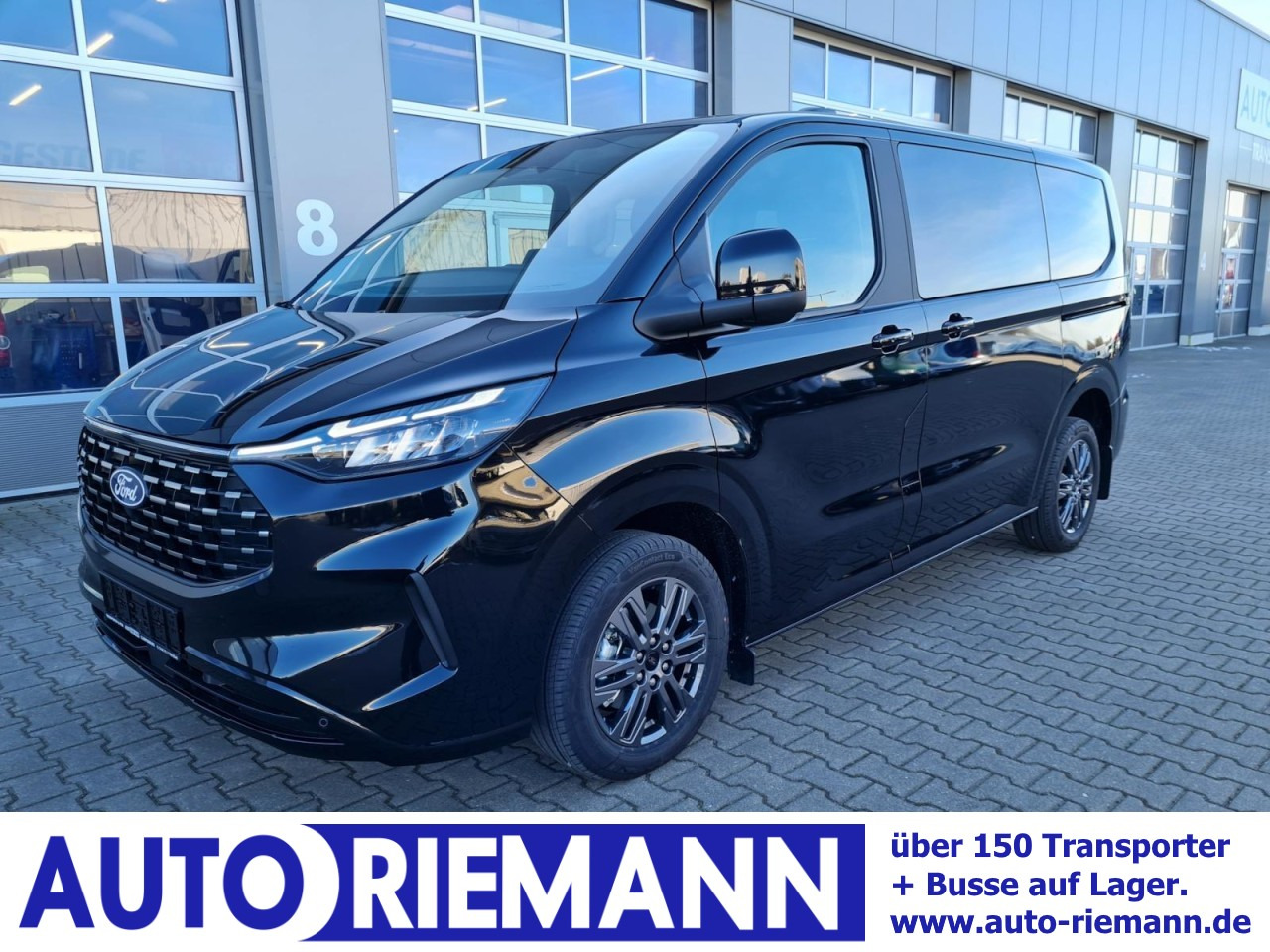 Ford Tourneo Custom 320 L1 AG Titanium X AHK LED NAVI 2X SCHIEBE - Transporter mit Doppelkabine: das Bild 1 Ford Tourneo Custom 320 L1 AG Titanium X AHK LED NAVI 2X SCHIEBE - Transporter mit Doppelkabine: das Bild 1