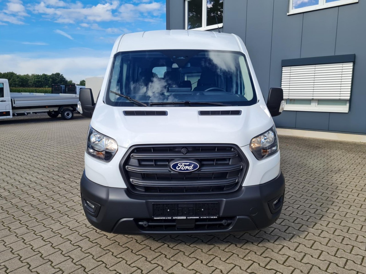 Ford Transit 350 Kombi TDCi L3 Trend 9 Sitzer AUTOMATIK - Kleinbus, Personentransporter: das Bild 2 Ford Transit 350 Kombi TDCi L3 Trend 9 Sitzer AUTOMATIK - Kleinbus, Personentransporter: das Bild 2