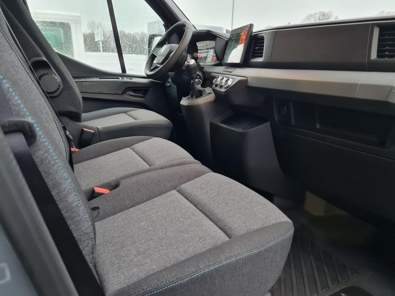 Renault Master 35 Pritsche Schiebe Plane Schlafkab 10 PAL LUFTFEDER - Transporter mit Plane: das Bild 4 Renault Master 35 Pritsche Schiebe Plane Schlafkab 10 PAL LUFTFEDER - Transporter mit Plane: das Bild 4