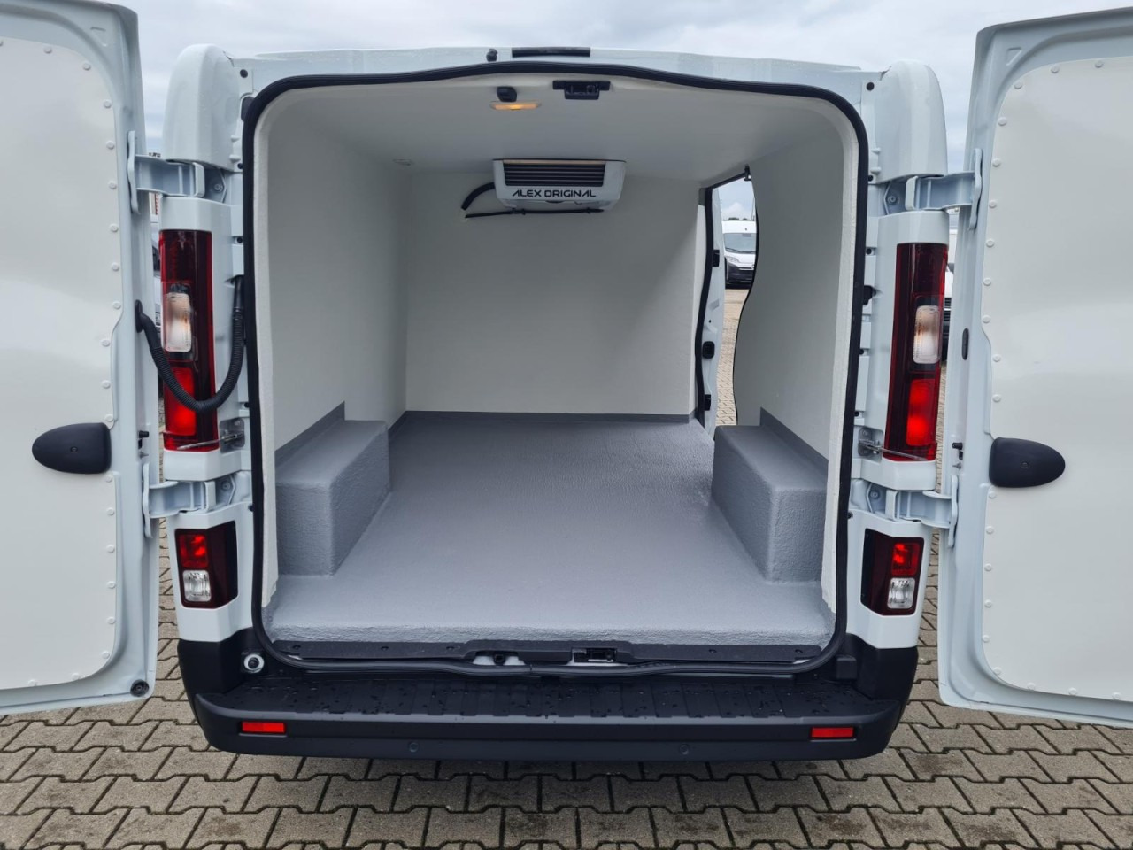 Renault Trafic Kühlkasten L2 KLIMA LED NAVI/APP PDC TEMPOMAT - Kühltransporter: das Bild 5 Renault Trafic Kühlkasten L2 KLIMA LED NAVI/APP PDC TEMPOMAT - Kühltransporter: das Bild 5