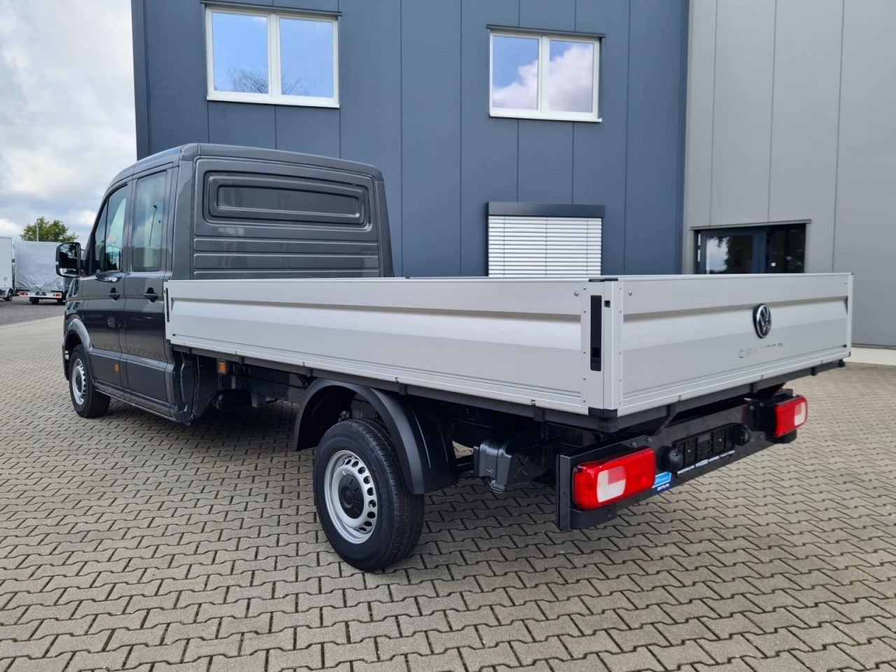Volkswagen Crafter 35 Doka 7-Sitze MAXI L4 KLIMA TEMPOMAT - Pritschenwagen, Transporter mit Doppelkabine: das Bild 4 Volkswagen Crafter 35 Doka 7-Sitze MAXI L4 KLIMA TEMPOMAT - Pritschenwagen, Transporter mit Doppelkabine: das Bild 4