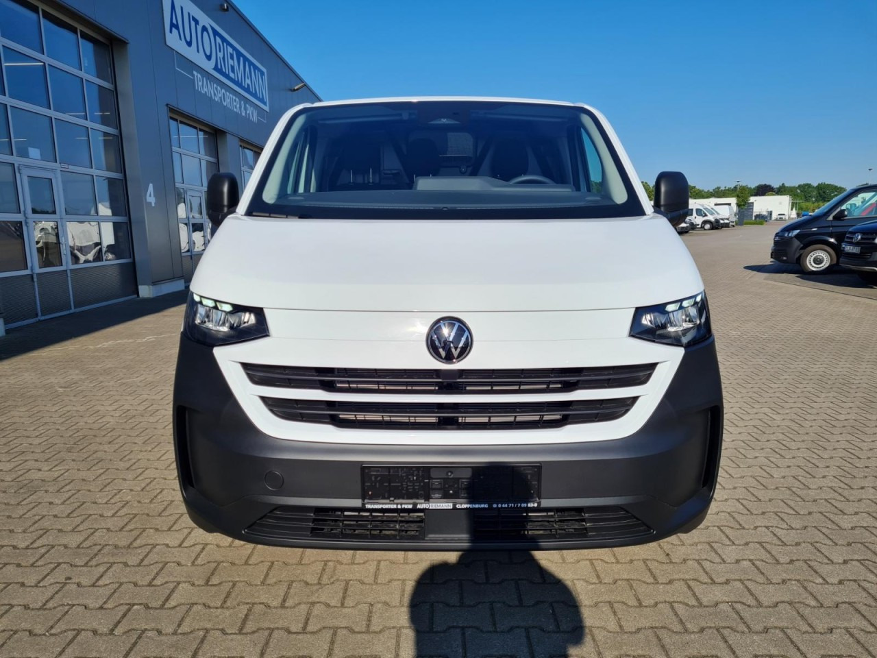 Volkswagen T7 Transporter Kasten TDi L1 Heckklappe KLIMA PDC - Kleintransporter: das Bild 2 Volkswagen T7 Transporter Kasten TDi L1 Heckklappe KLIMA PDC - Kleintransporter: das Bild 2