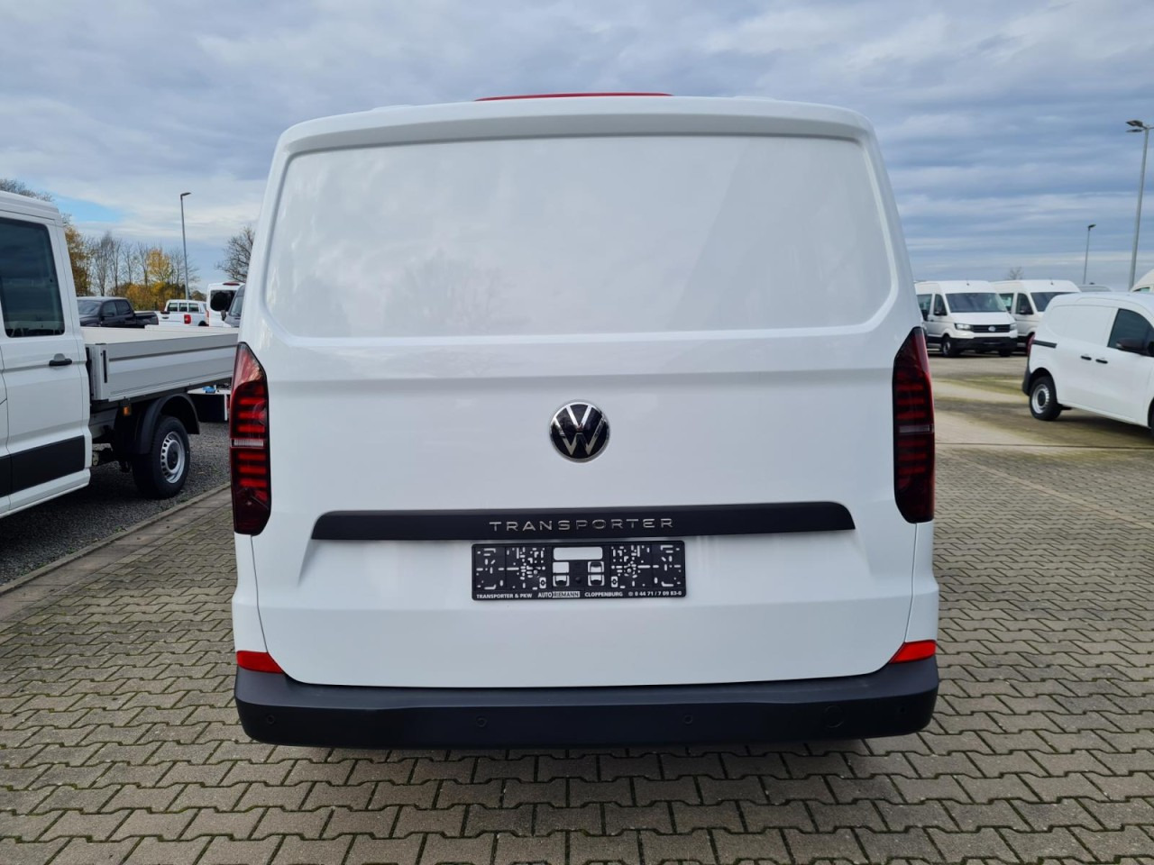 Volkswagen T7 Transporter Kasten Tdi KR Heckklappe PDC KLIMA - Kleintransporter: das Bild 5 Volkswagen T7 Transporter Kasten Tdi KR Heckklappe PDC KLIMA - Kleintransporter: das Bild 5