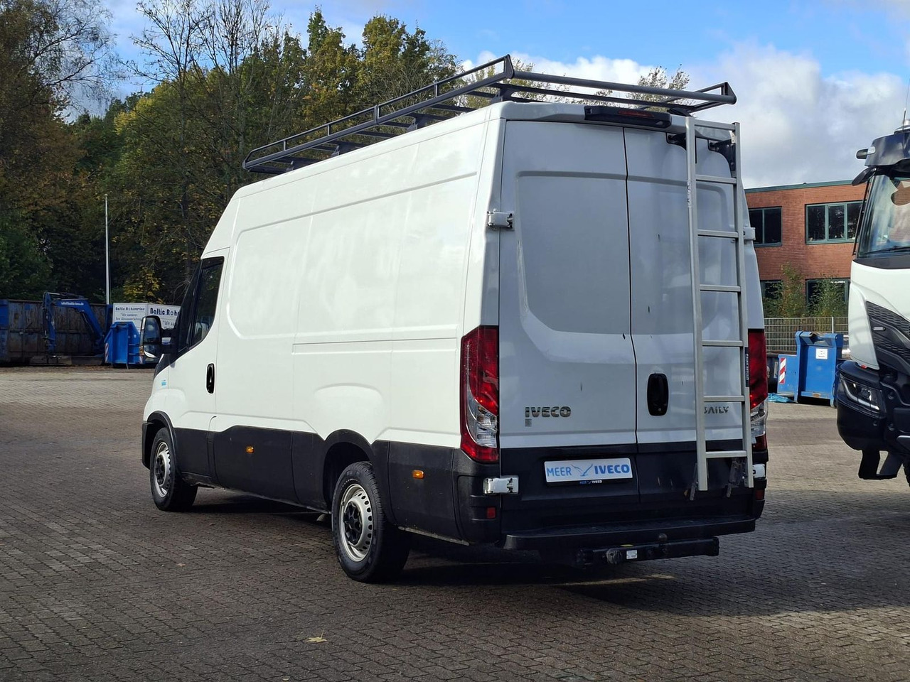 Iveco Daily 35S14EV Radio*Kamera*Regal*AHK*Dachgepäck - Kastenwagen: das Bild 3 Iveco Daily 35S14EV Radio*Kamera*Regal*AHK*Dachgepäck - Kastenwagen: das Bild 3