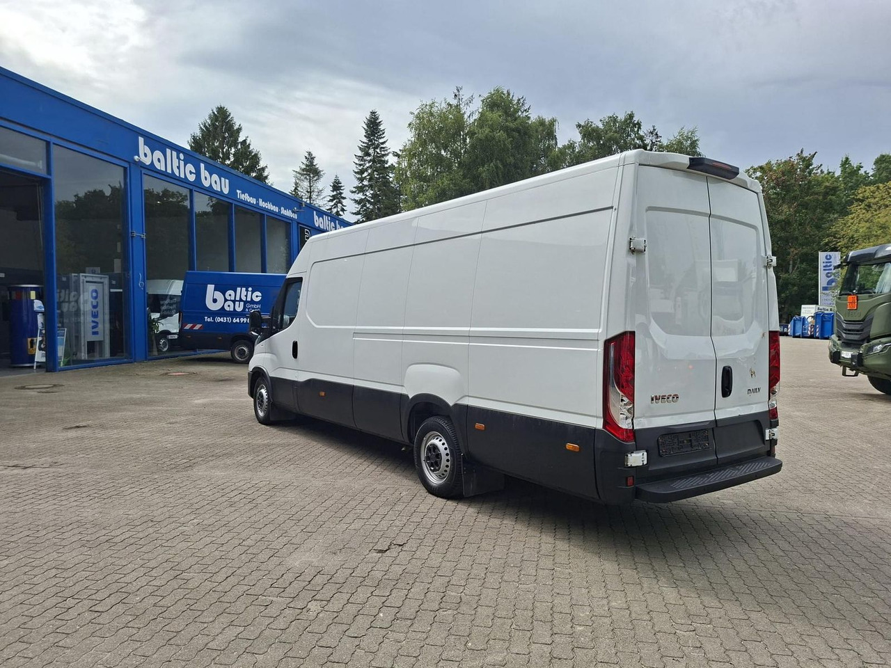 Iveco Daily 35S16A8V KLIMA*RADIO* - Kastenwagen: das Bild 3 Iveco Daily 35S16A8V KLIMA*RADIO* - Kastenwagen: das Bild 3