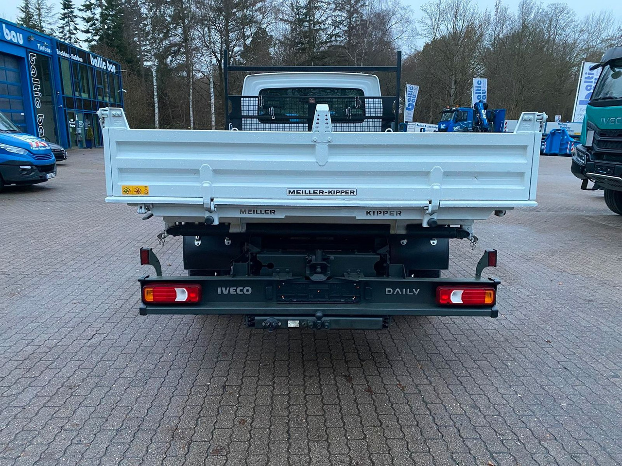 Iveco Daily 70C18H Meiler Dreiseitenkipper*AHK*RADI... - Kipper Transporter: das Bild 4 Iveco Daily 70C18H Meiler Dreiseitenkipper*AHK*RADI... - Kipper Transporter: das Bild 4