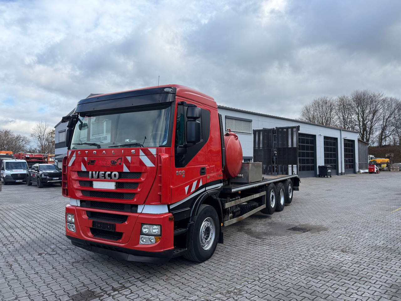 Iveco 4-Achs Baumaschinentransporter hydr. Rampe - Autotransporter LKW: das Bild 2 Iveco 4-Achs Baumaschinentransporter hydr. Rampe - Autotransporter LKW: das Bild 2