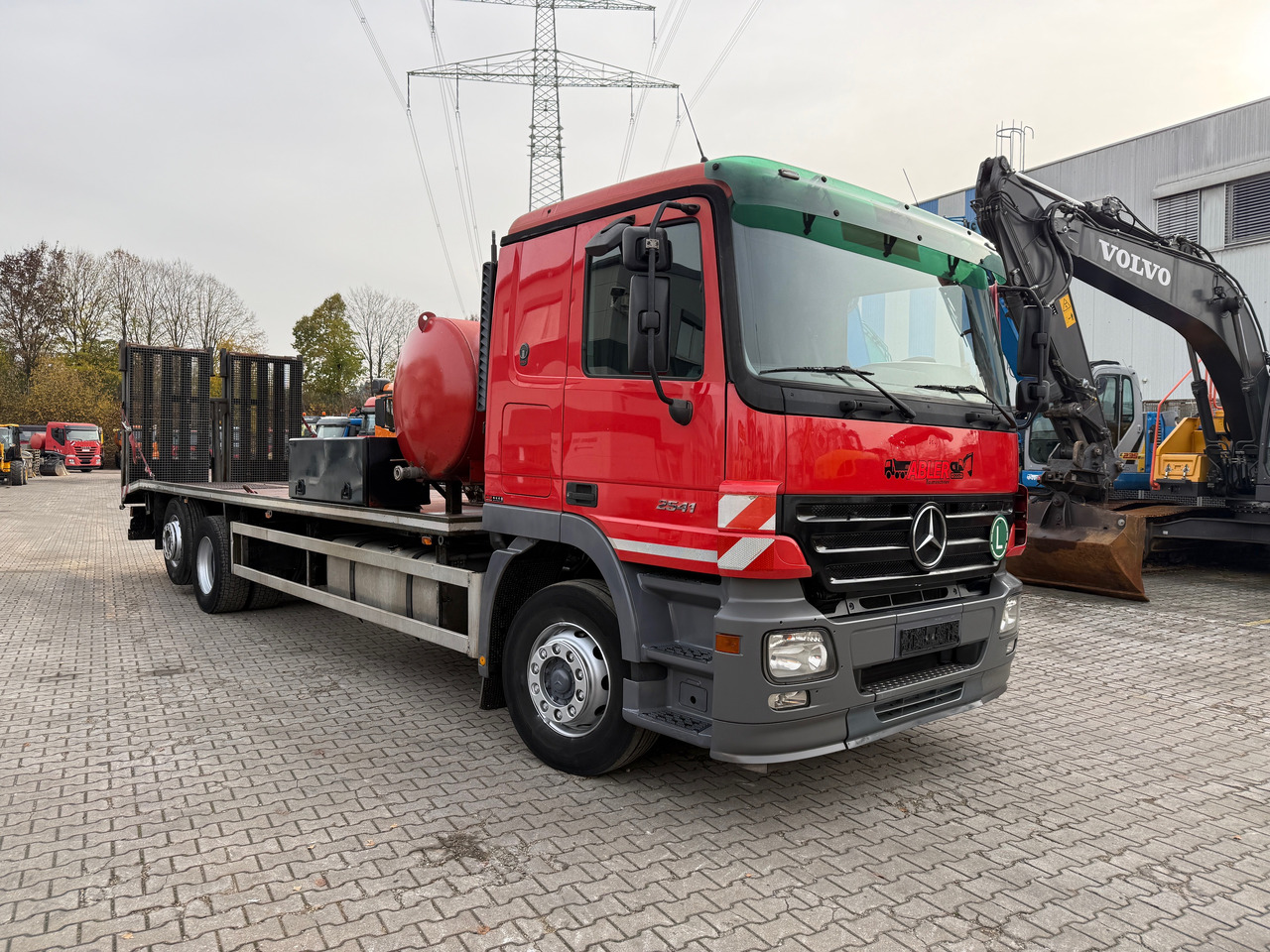Mercedes-Benz 2541 Actros Baumaschinentransporter Klima Retarder - Autotransporter LKW: das Bild 3 Mercedes-Benz 2541 Actros Baumaschinentransporter Klima Retarder - Autotransporter LKW: das Bild 3