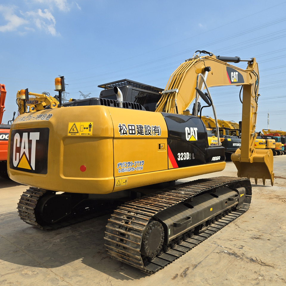 CATERPILLAR 323D2L - Bagger: das Bild 3 CATERPILLAR 323D2L - Bagger: das Bild 3