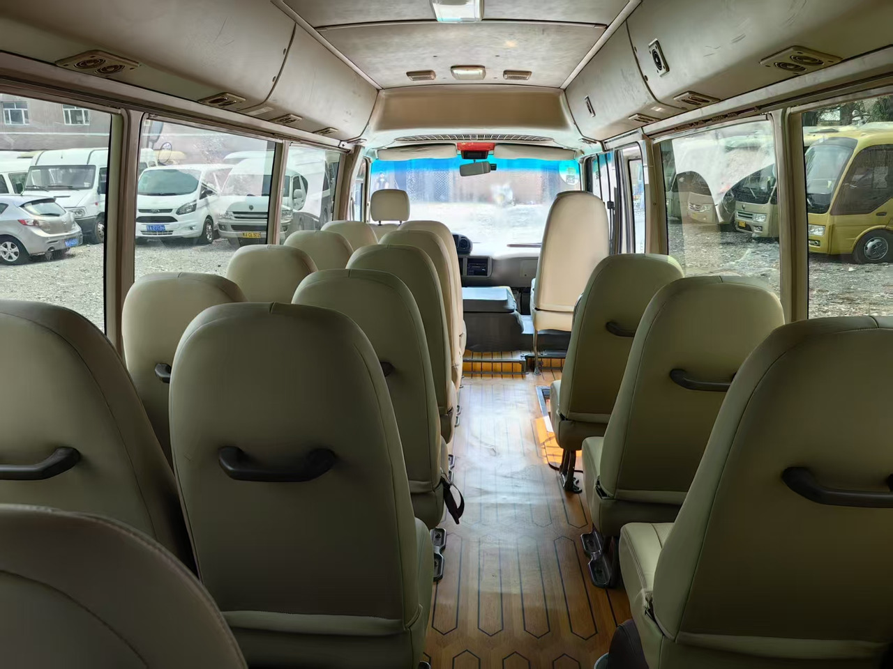 Toyota Coaster - Kleinbus, Personentransporter: das Bild 3 Toyota Coaster - Kleinbus, Personentransporter: das Bild 3