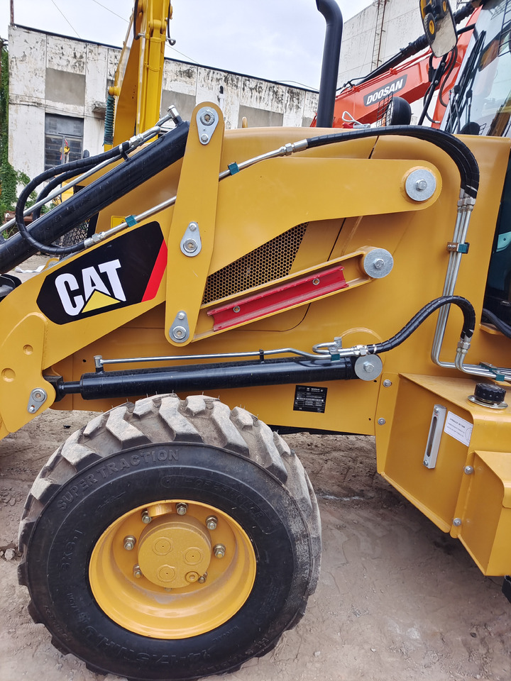 CAT 420F BRAND NEW - Baggerlader: das Bild 2 CAT 420F BRAND NEW - Baggerlader: das Bild 2