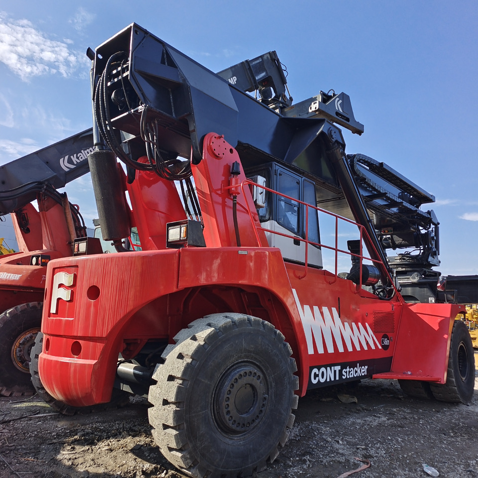 FANTUZZI CS45KMHD 45 TON - Reach stacker: das Bild 4 FANTUZZI CS45KMHD 45 TON - Reach stacker: das Bild 4