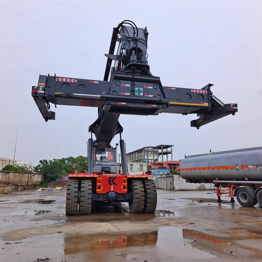 KALMAR DRF 450 - Reach stacker: das Bild 2 KALMAR DRF 450 - Reach stacker: das Bild 2