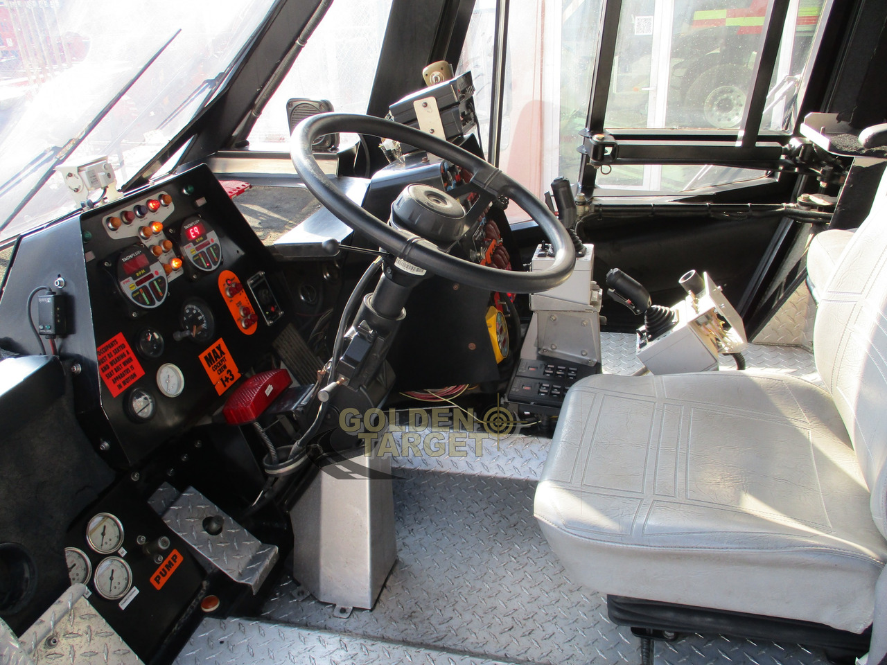 Feuerwehrfahrzeug Colet K40E JAGUAR 8x6 Airport Fire Truck: das Bild 25