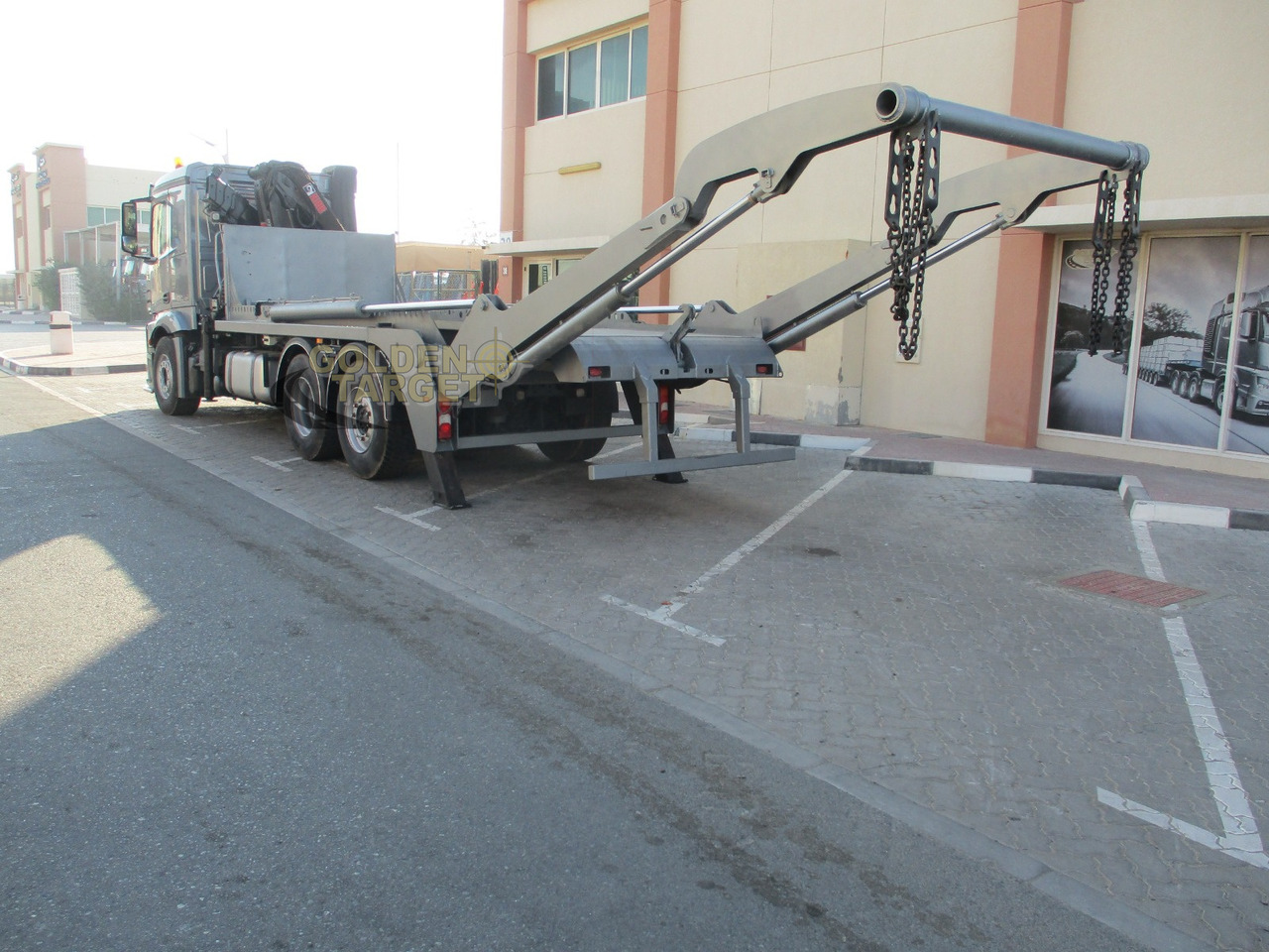 Absetzkipper MERCEDES-BENZ 2642 6×2 DOUBLE SKIP LOADER with HIAB Crane: das Bild 8 Absetzkipper MERCEDES-BENZ 2642 6×2 DOUBLE SKIP LOADER with HIAB Crane: das Bild 8