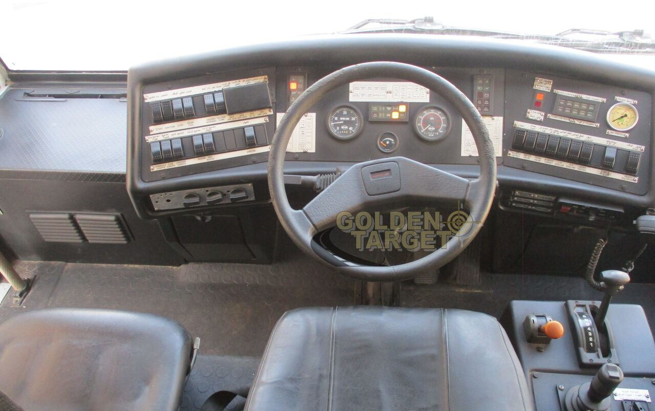 Feuerwehrfahrzeug Reynold Boughton Barracuda 4x4 Airport Fire Truck: das Bild 19 Feuerwehrfahrzeug Reynold Boughton Barracuda 4x4 Airport Fire Truck: das Bild 19