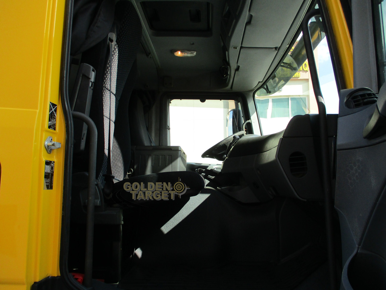 Sattelzugmaschine MERCEDES-BENZ Actros 2048 4x4 Head Truck: das Bild 9