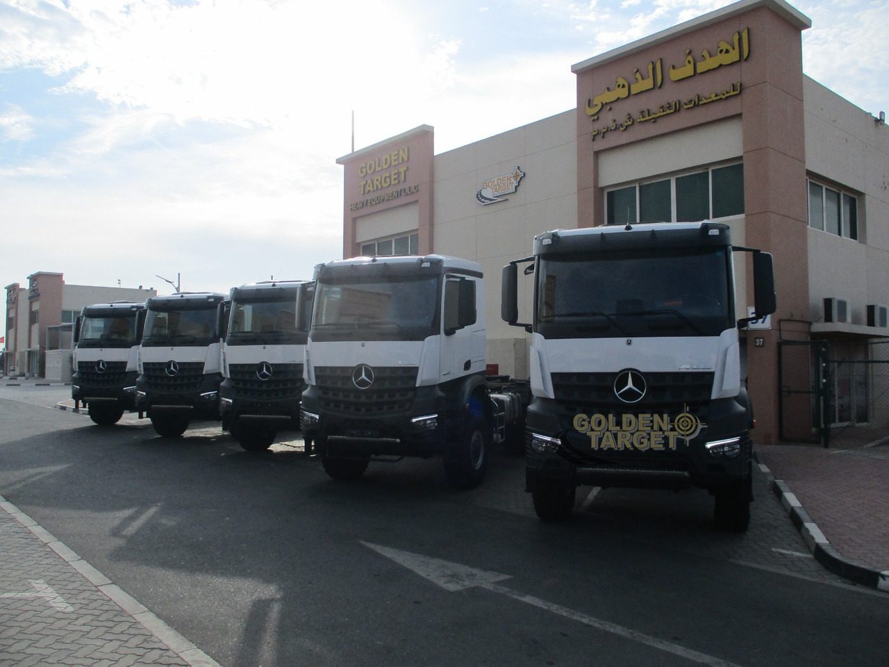 Sattelzugmaschine Mercedes-Benz Arocs 3342 6x6 Head Truck: das Bild 14