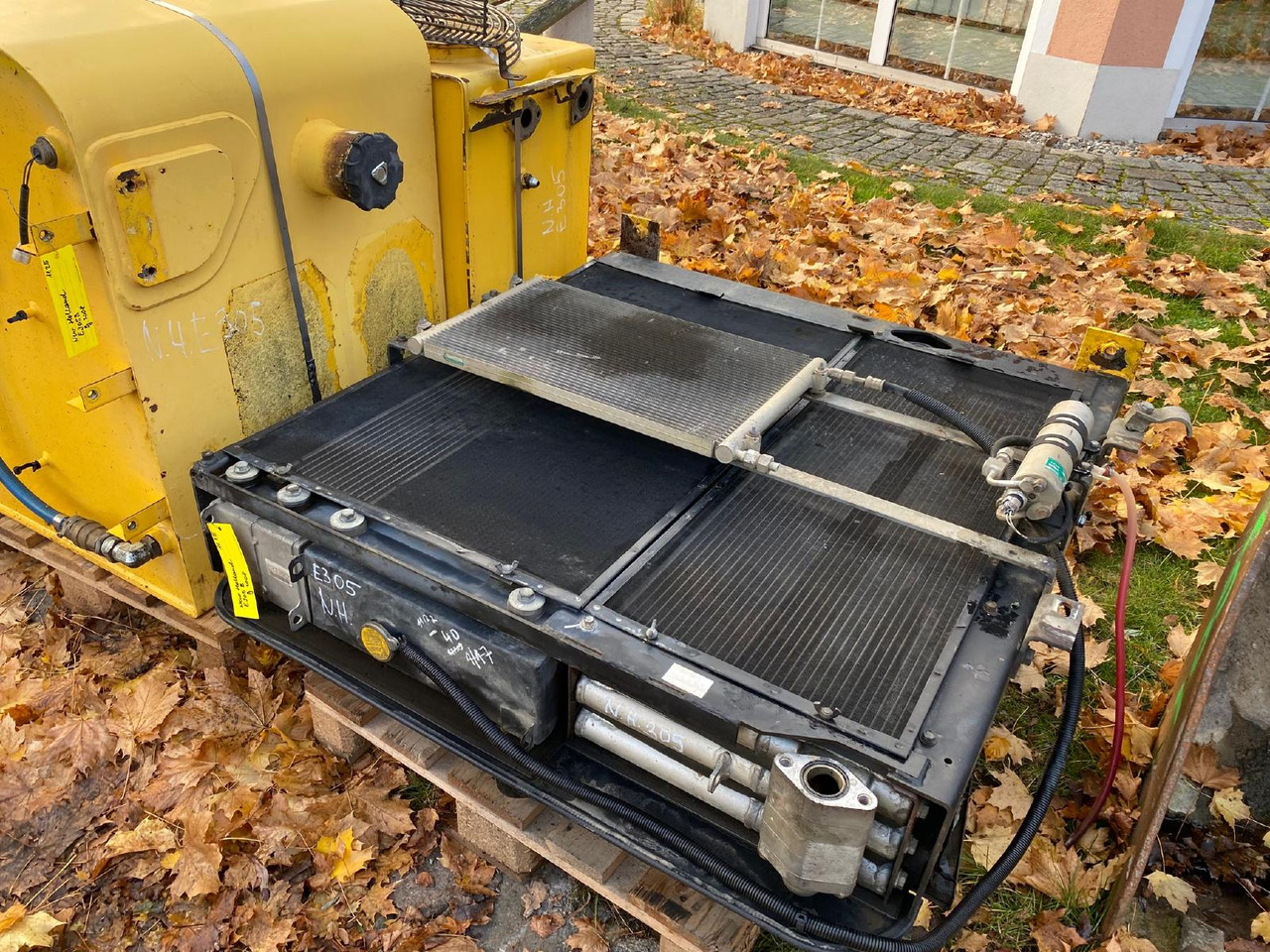 Holland E 305 - Kühlsystem für Baumaschine: das Bild 5 Holland E 305 - Kühlsystem für Baumaschine: das Bild 5