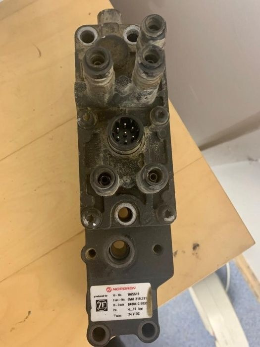 Norgren ZF oryginał HURT wybieraka 1025519 MAN TGA TGX TGL - Bremsventil für LKW: das Bild 2 Norgren ZF oryginał HURT wybieraka 1025519 MAN TGA TGX TGL - Bremsventil für LKW: das Bild 2