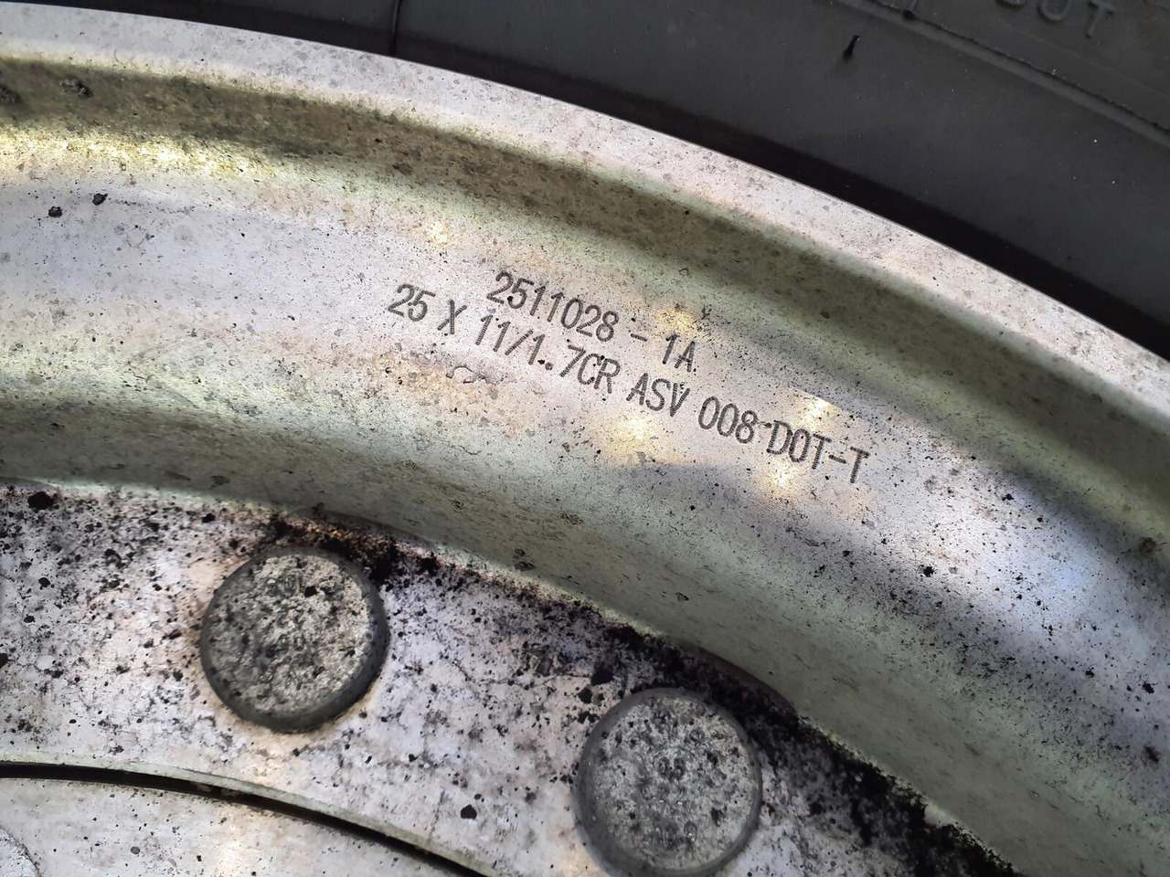 Michelin Wheel 445/95R25 12 9 2p alu - Komplettrad für Kran: das Bild 5 Michelin Wheel 445/95R25 12 9 2p alu - Komplettrad für Kran: das Bild 5