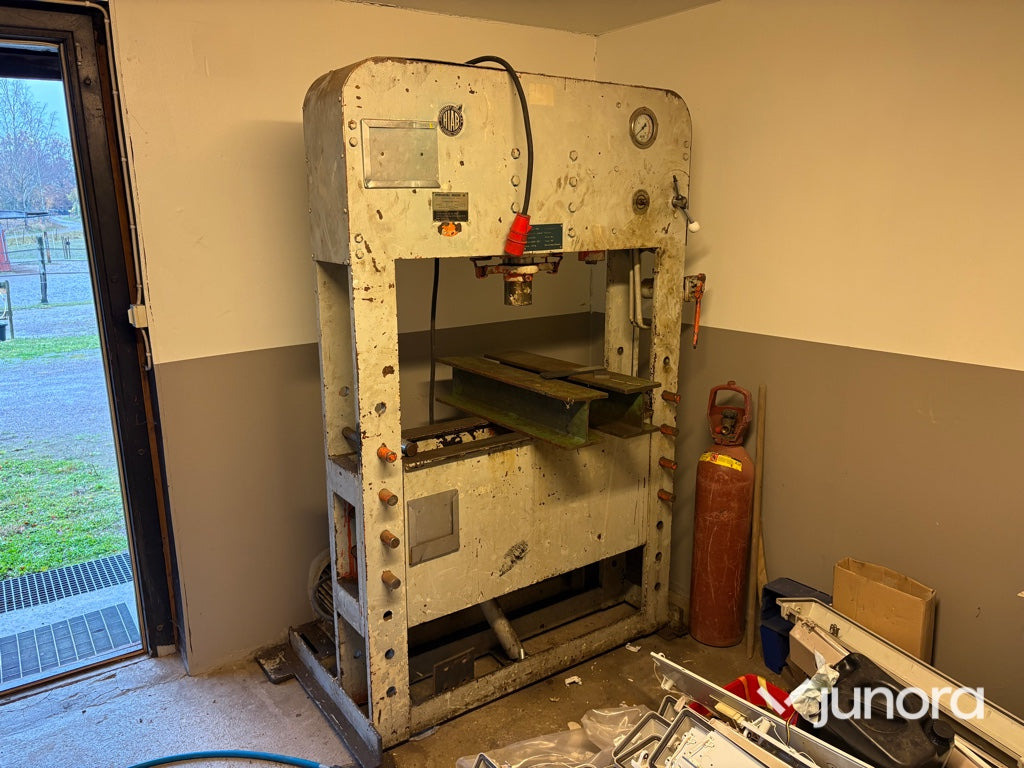 Hydraulpress - Hiab H100E, 100 ton - Abkantpresse: das Bild 2 Hydraulpress - Hiab H100E, 100 ton - Abkantpresse: das Bild 2