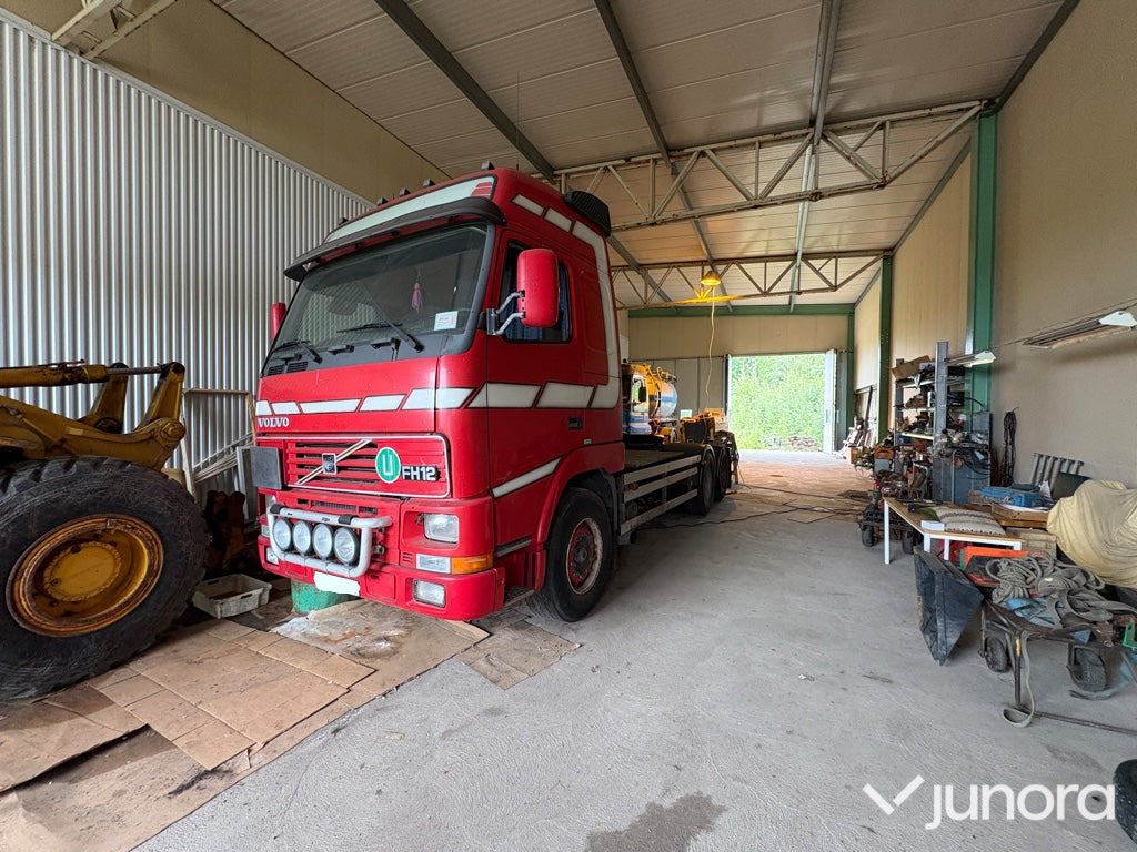 Lastbil - Volvo, FH12 6X2 - Sattelzugmaschine: das Bild 1 Lastbil - Volvo, FH12 6X2 - Sattelzugmaschine: das Bild 1