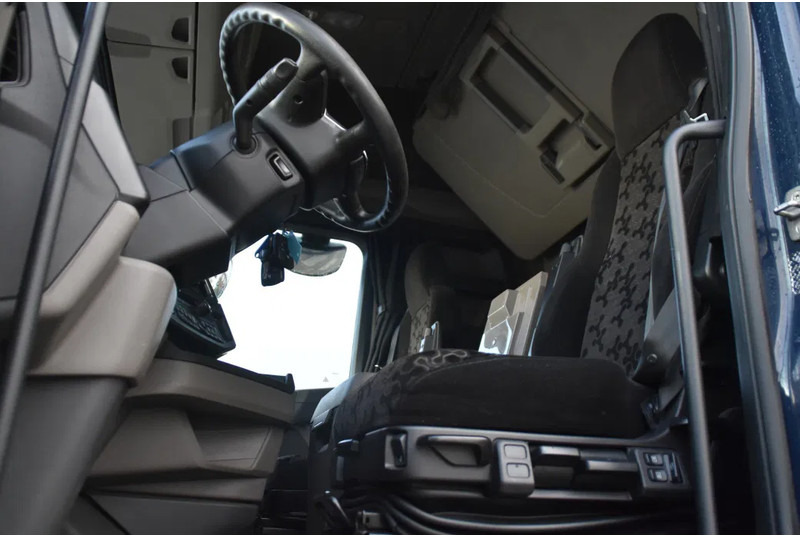 Scania S450 NGS 4x2NB - FULL AIR - 651 TKM - RETARDER - PARK. AIRCO - NAVI - 2 x FUEL TANKS - LED - - Sattelzugmaschine: das Bild 4 Scania S450 NGS 4x2NB - FULL AIR - 651 TKM - RETARDER - PARK. AIRCO - NAVI - 2 x FUEL TANKS - LED - - Sattelzugmaschine: das Bild 4