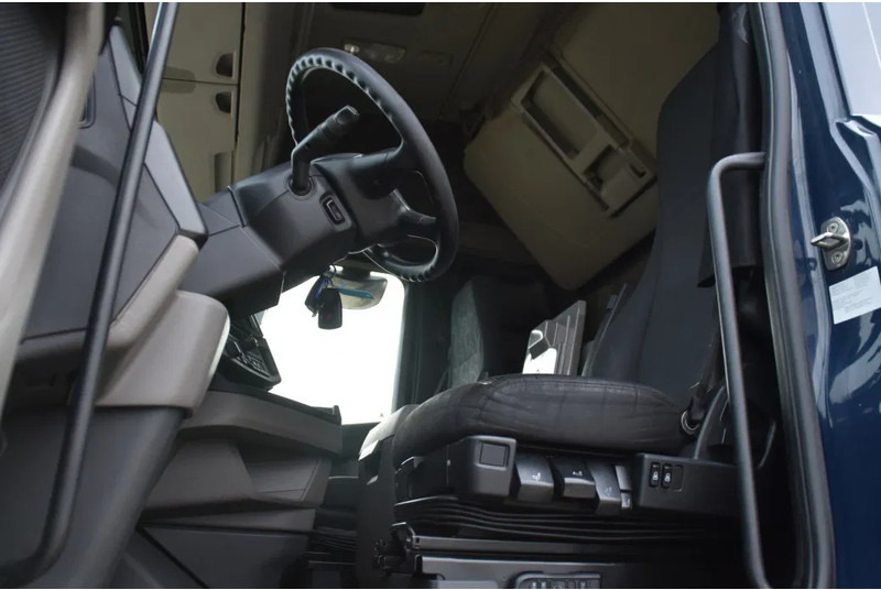 Scania S450 NGS 4x2NB - FULL AIR - 858 TKM - RETARDER - PARK. AIRCO - 2 x FUEL TANKS - TOP CONDITION - - Sattelzugmaschine: das Bild 4 Scania S450 NGS 4x2NB - FULL AIR - 858 TKM - RETARDER - PARK. AIRCO - 2 x FUEL TANKS - TOP CONDITION - - Sattelzugmaschine: das Bild 4