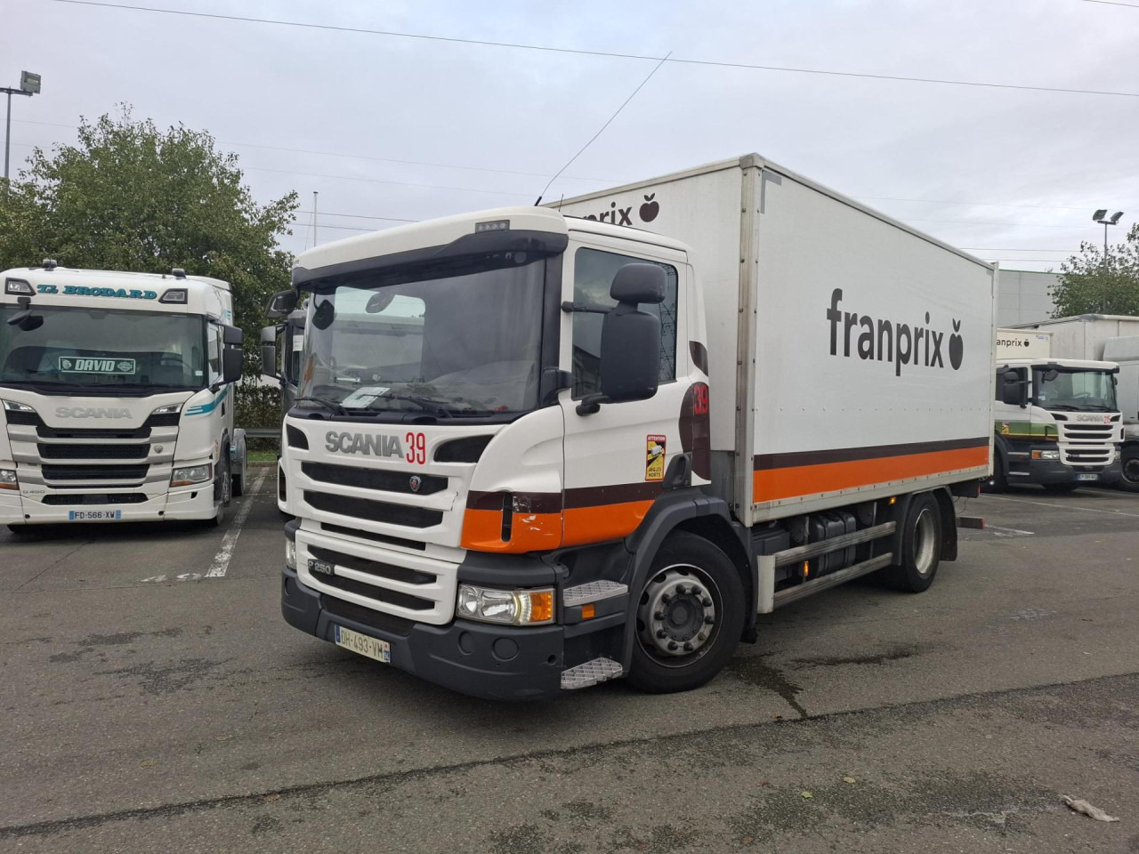 SCANIA SCANIA P250 Fourgon Hayon - Fahrgestell LKW: das Bild 1 SCANIA SCANIA P250 Fourgon Hayon - Fahrgestell LKW: das Bild 1