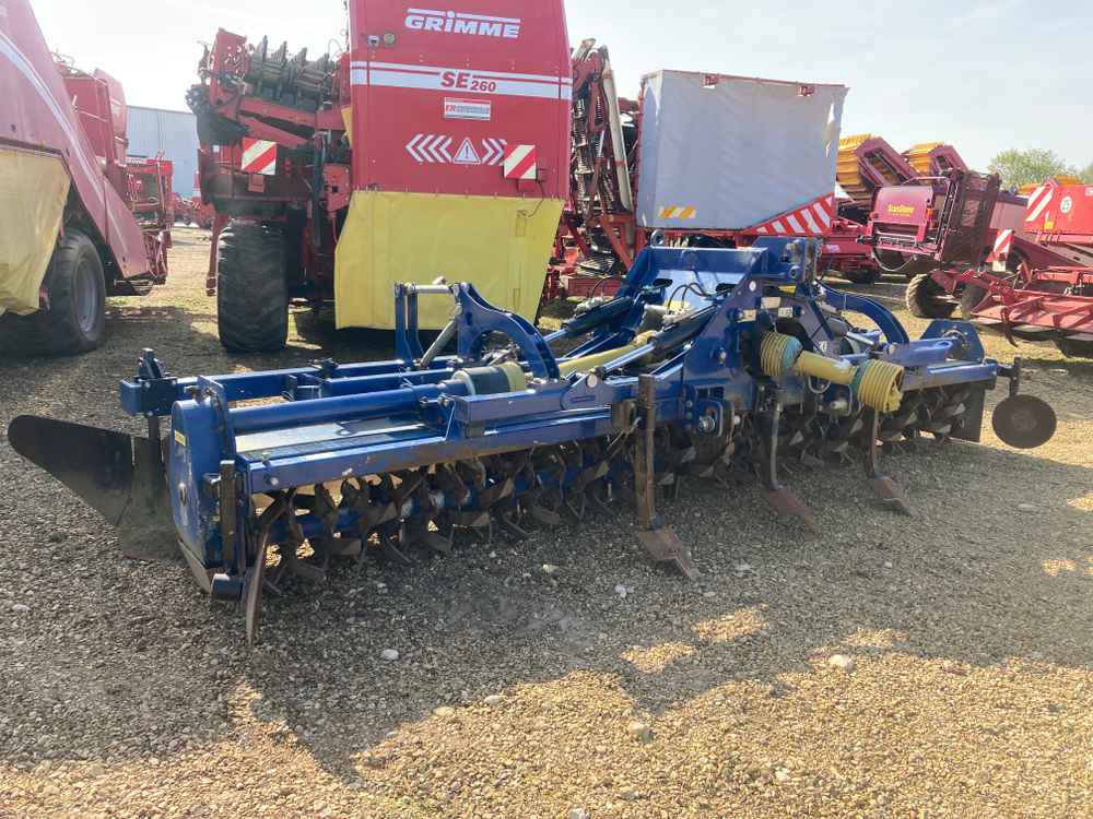 GEORGE MOATE George Moate, Triple Bed Tilla, T540 - Erntemaschine: das Bild 1 GEORGE MOATE George Moate, Triple Bed Tilla, T540 - Erntemaschine: das Bild 1