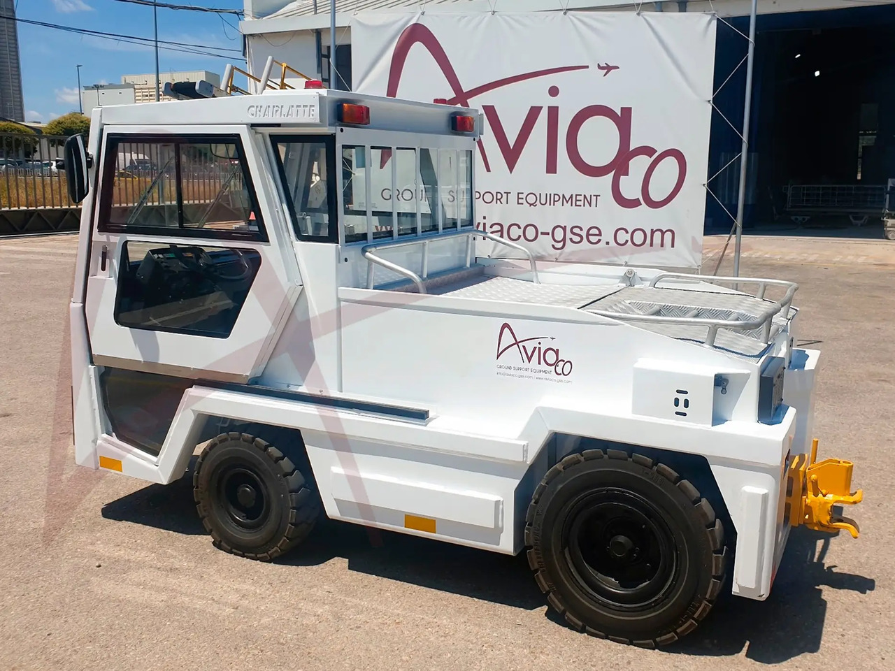 CHARLATTE T135 - Gepäckschlepper: das Bild 3 CHARLATTE T135 - Gepäckschlepper: das Bild 3