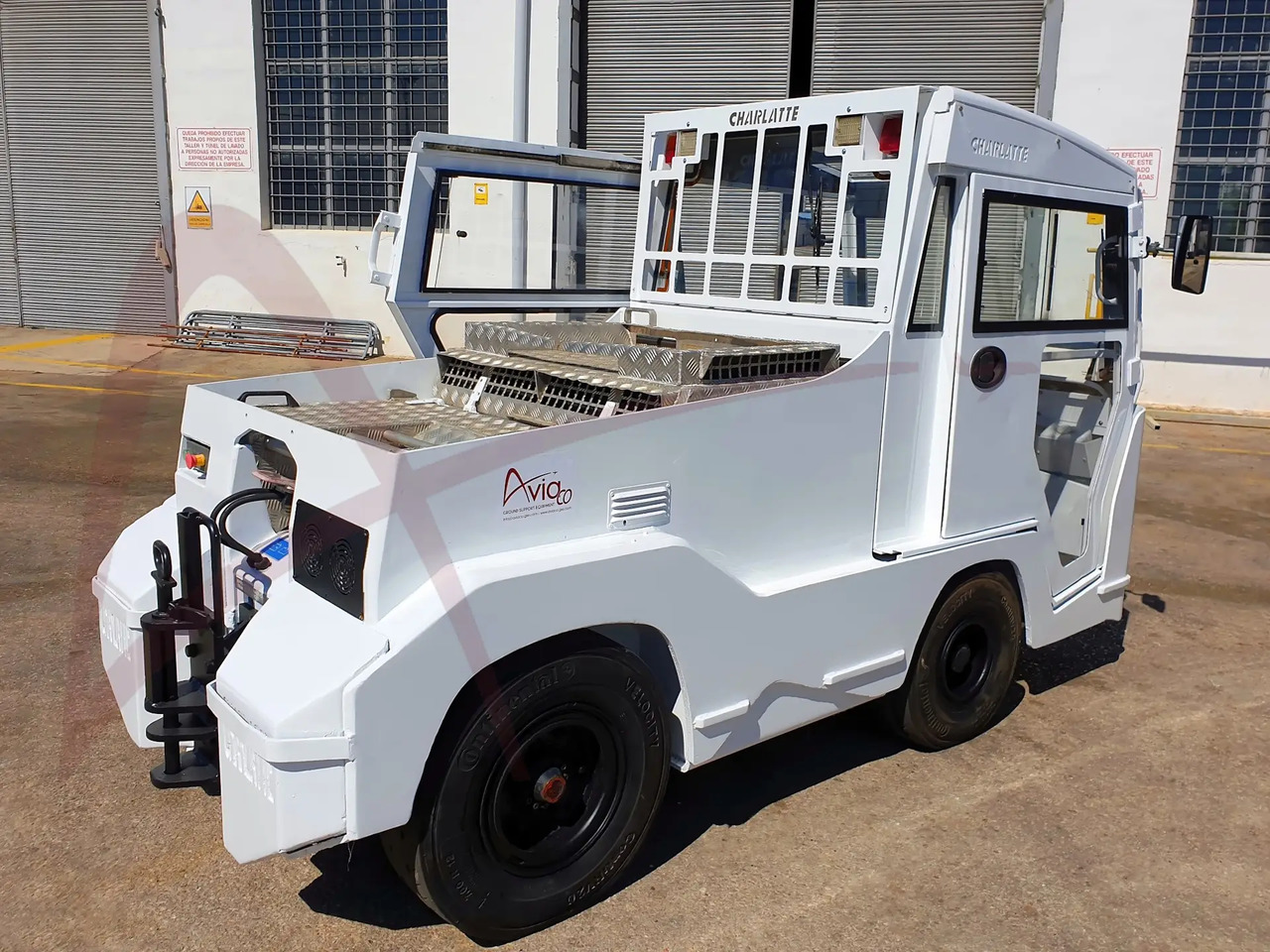 CHARLATTE TE.225 - Gepäckschlepper: das Bild 2 CHARLATTE TE.225 - Gepäckschlepper: das Bild 2