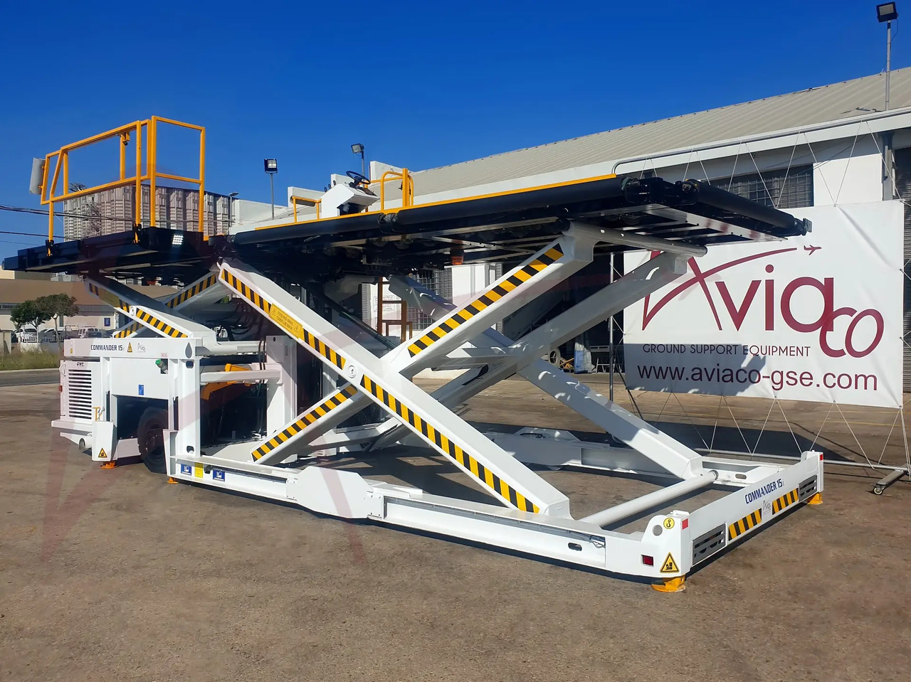 FMC COMMANDER 15iS - Flugzeuglader: das Bild 3 FMC COMMANDER 15iS - Flugzeuglader: das Bild 3