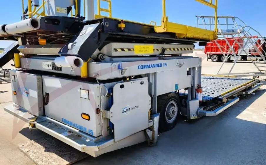 JBT AEROTECH COMMANDER 15iU-E - Flugzeuglader: das Bild 1 JBT AEROTECH COMMANDER 15iU-E - Flugzeuglader: das Bild 1