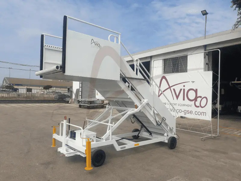 SERPISTA EHR-10A - Passagiertreppe: das Bild 2 SERPISTA EHR-10A - Passagiertreppe: das Bild 2