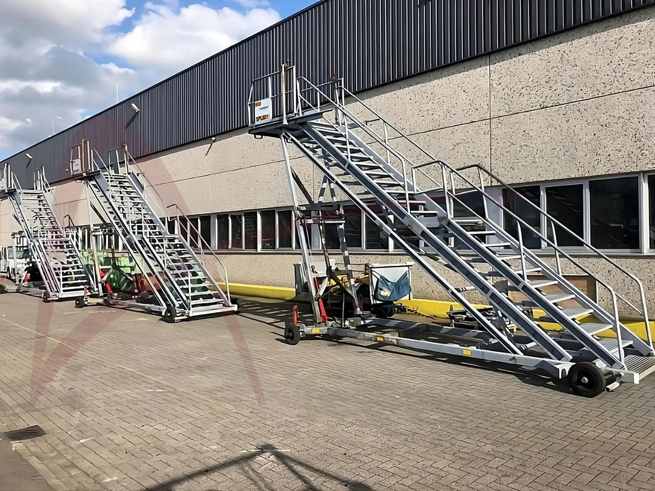 TCG CS4700 - Passagiertreppe: das Bild 2 TCG CS4700 - Passagiertreppe: das Bild 2