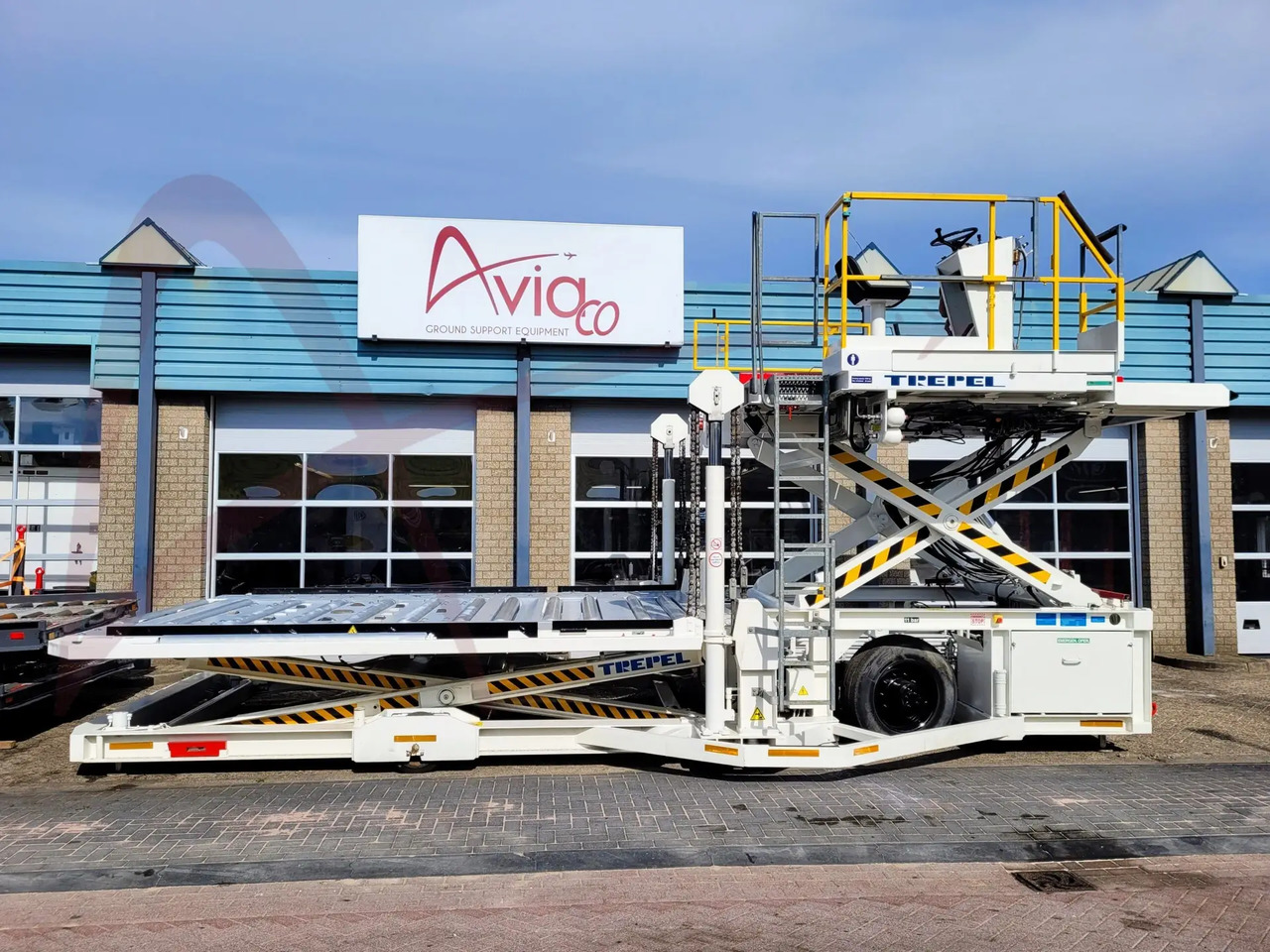 TREPEL CHAMP 70W - Flugzeuglader: das Bild 4 TREPEL CHAMP 70W - Flugzeuglader: das Bild 4