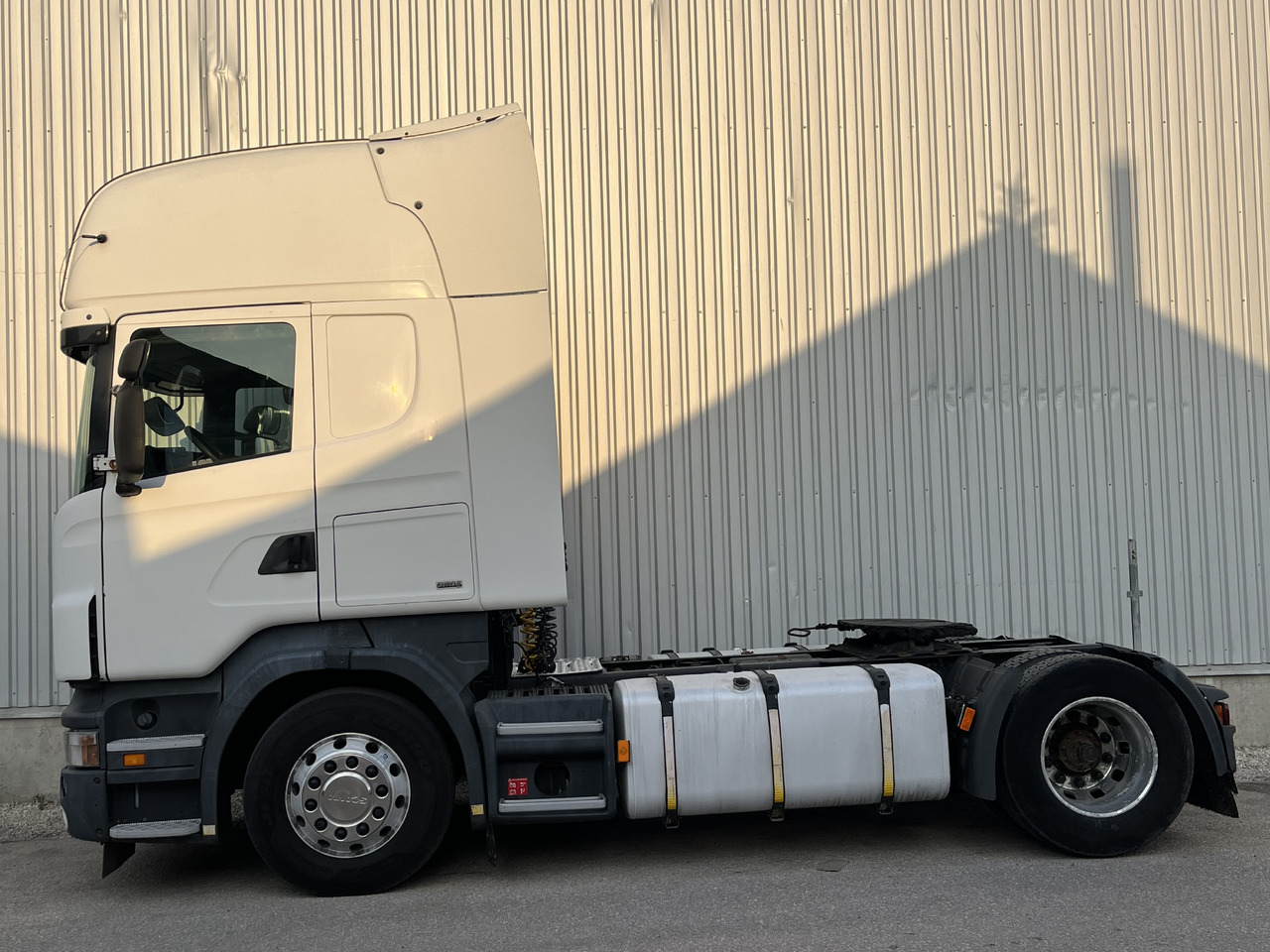 SCANIA R 420 LA 4X2 MLA - Sattelzugmaschine: das Bild 3 SCANIA R 420 LA 4X2 MLA - Sattelzugmaschine: das Bild 3