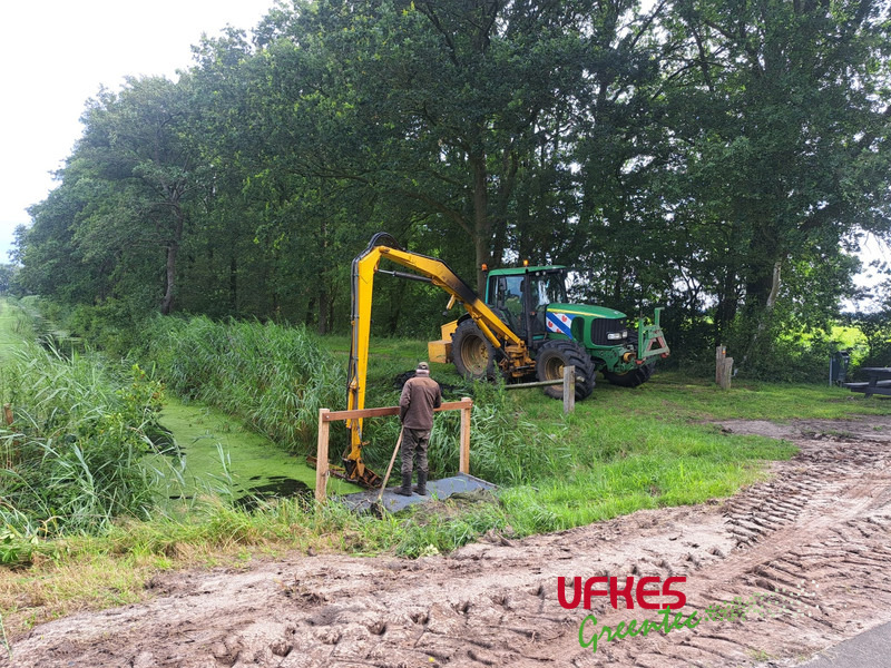 John Deere 6820 / BOS arm - Traktor: das Bild 4 John Deere 6820 / BOS arm - Traktor: das Bild 4