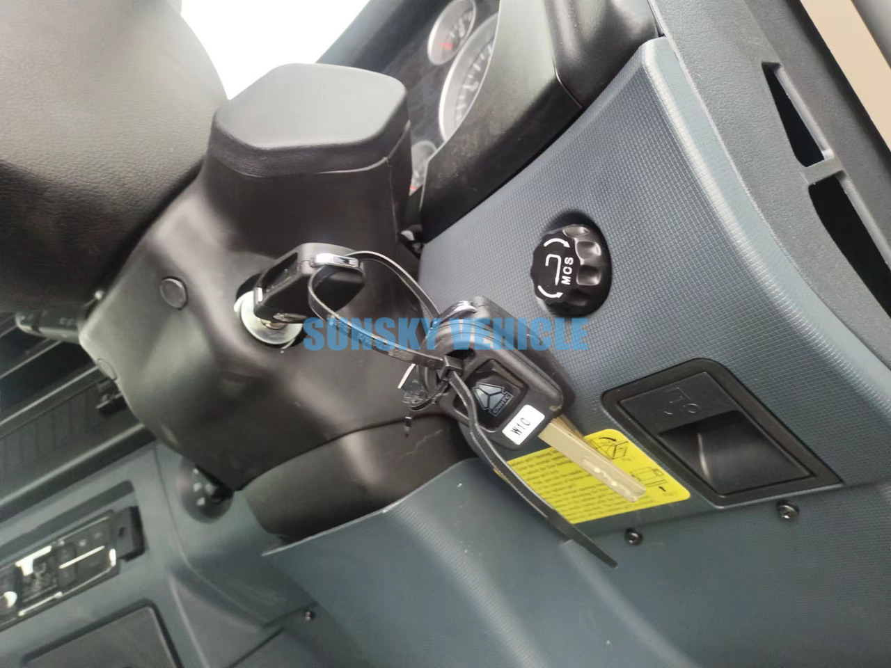 HOWO Brand New TX 6X4 400HP Tractor Head - Sattelzugmaschine: das Bild 5 HOWO Brand New TX 6X4 400HP Tractor Head - Sattelzugmaschine: das Bild 5