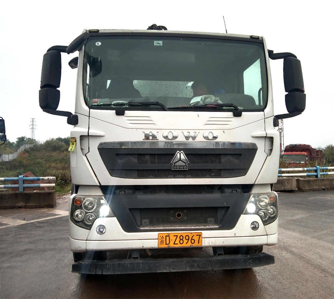 XCMG Official Concrete Machinery HB37V 37m Used Concrete Pump Truck With High Quality - Betonpumpe: das Bild 2 XCMG Official Concrete Machinery HB37V 37m Used Concrete Pump Truck With High Quality - Betonpumpe: das Bild 2