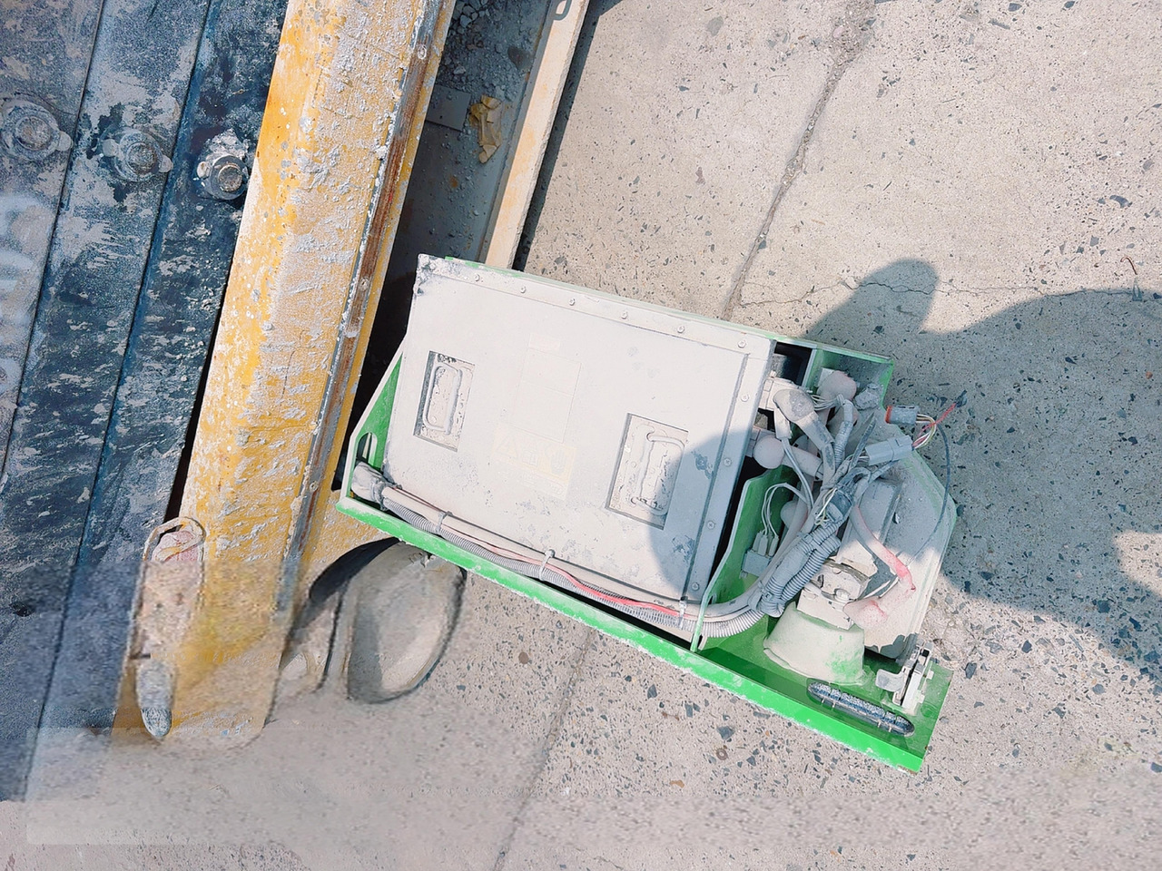 XCMG battery 8m used scissor lift XG0807HD-Li for sale - Scherenbühne: das Bild 4 XCMG battery 8m used scissor lift XG0807HD-Li for sale - Scherenbühne: das Bild 4