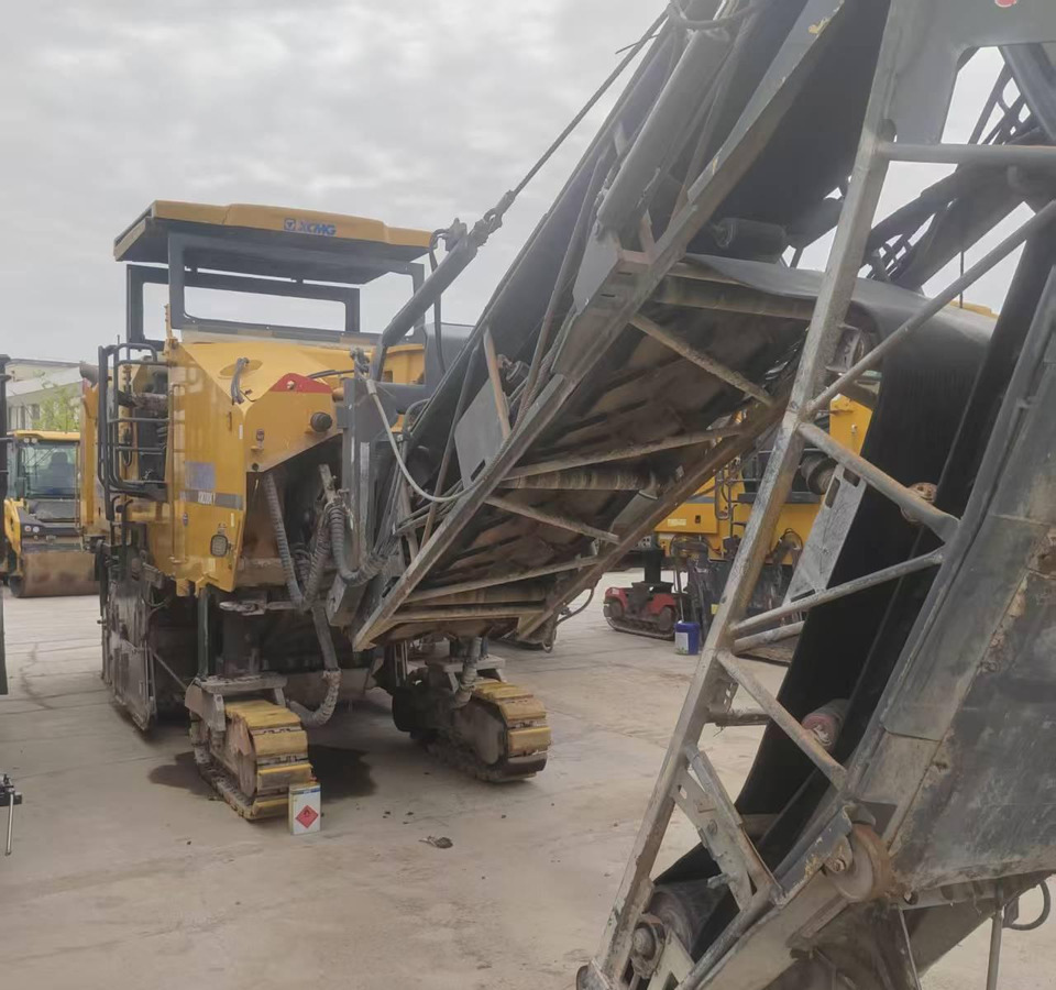 XCMG certified used cold milling planer machine XM200KⅡfor sale - Kaltfräse: das Bild 5 XCMG certified used cold milling planer machine XM200KⅡfor sale - Kaltfräse: das Bild 5